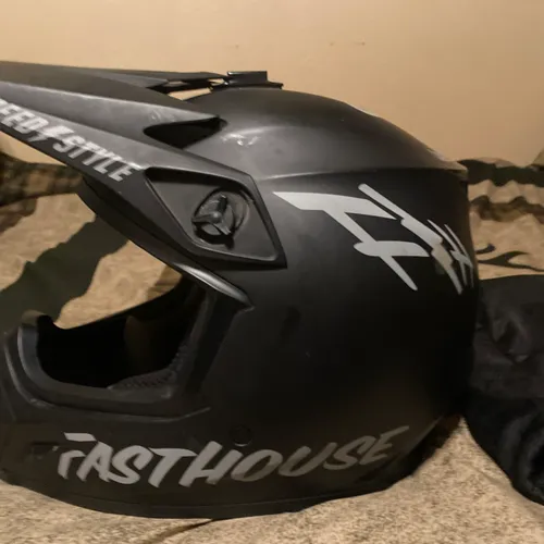 Bell Moto Helmet-Fasthouse