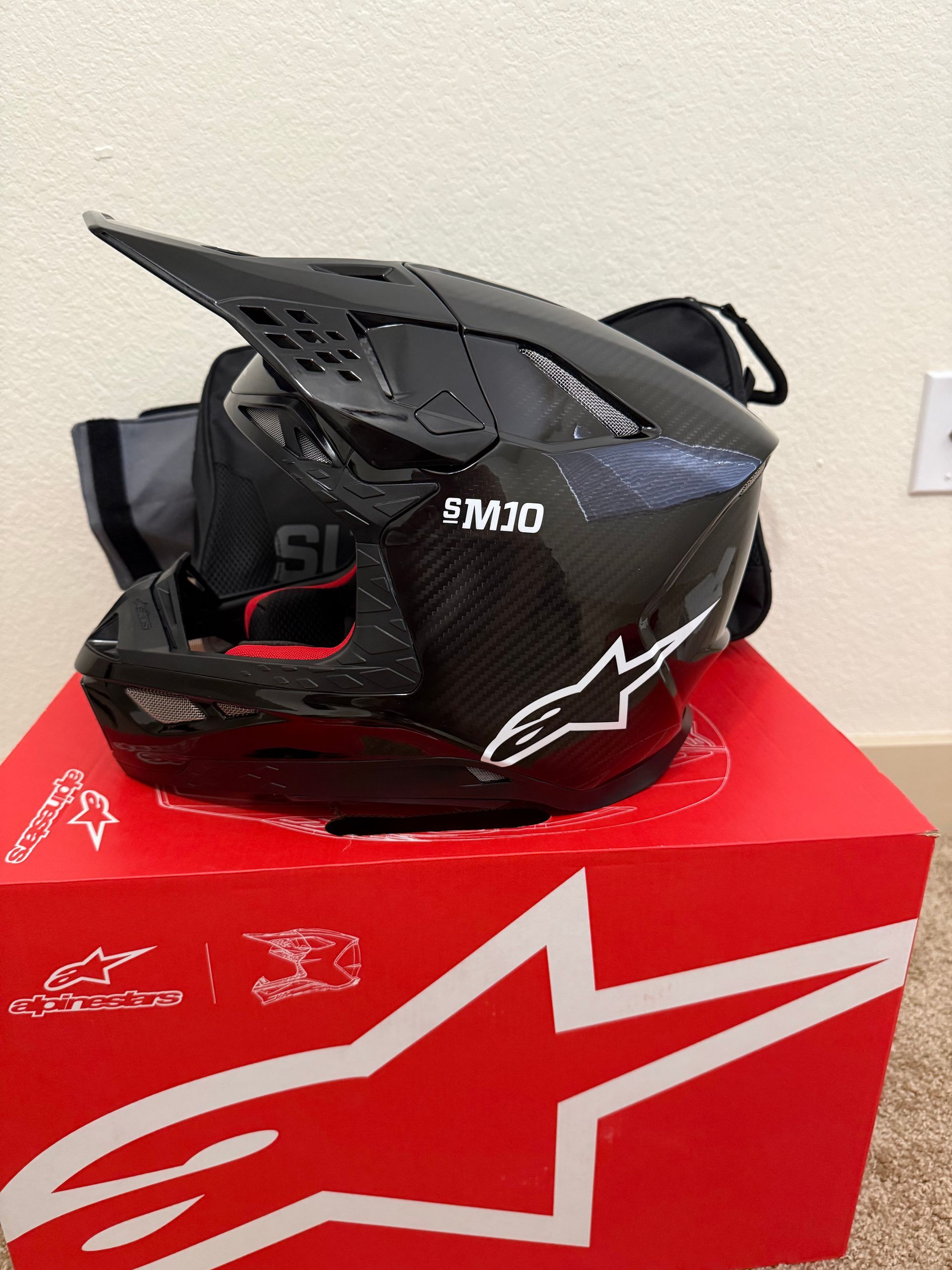 Alpinestars Supertech M10 Carbon Helmet