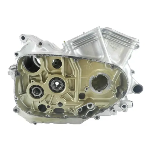 1987 SUZUKI INTRUDER 1400 VS1400 CRANKCASE CRANKCASE SET LEFT RIGHT 11301-38812