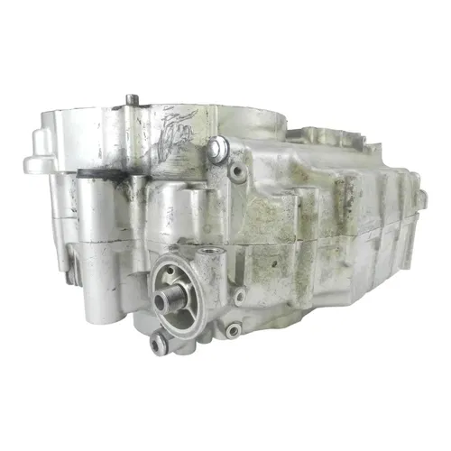 1987 SUZUKI INTRUDER 1400 VS1400 CRANKCASE CRANKCASE SET LEFT RIGHT 11301-38812