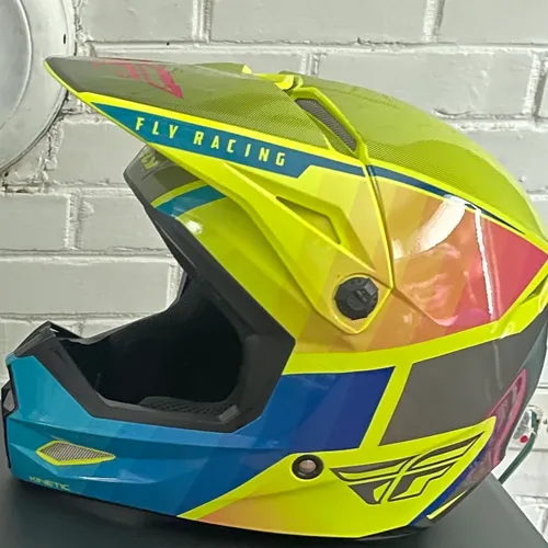 Women's Fly Racing Helmets - Size L