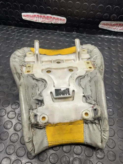 2007 2008 SUZUKI GSXR1000 FRONT DRIVERS SEAT SADDLE GREY SILVER  GSXR 1000 07 08