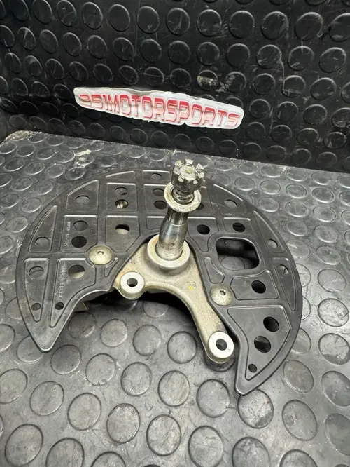 Left Driver Front Spindle Steering Knuckle 2006 Suzuki Quadracer 450 LTR450 3088