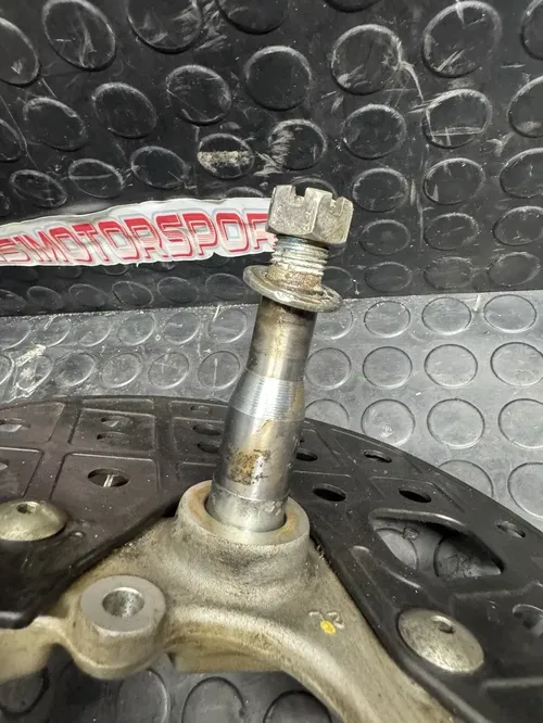 Left Driver Front Spindle Steering Knuckle 2006 Suzuki Quadracer 450 LTR450 3088