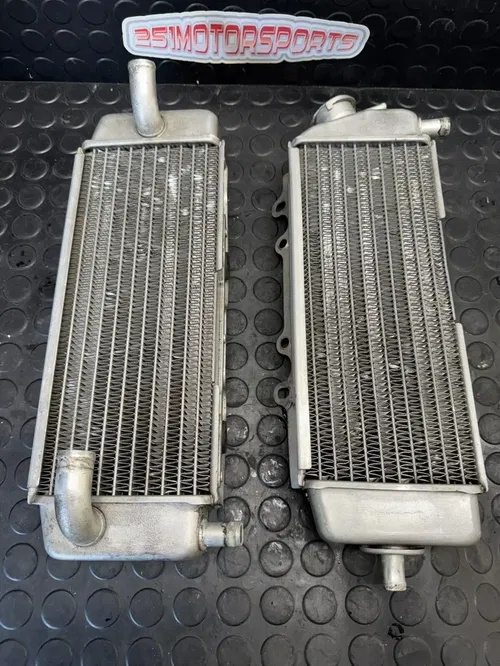 04 05 06 SUZUKI KAWASAKI RMZ250 KX250F  Left Right Side Oem Radiators.    Nice!!