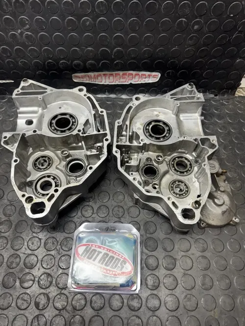 2017 kawasaki kx250f LEFT RIGHT ENGINE CRANKCASE CRANK CASES BLOCK CASE SET