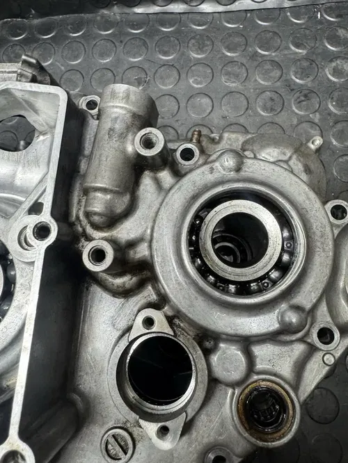 2017 kawasaki kx250f LEFT RIGHT ENGINE CRANKCASE CRANK CASES BLOCK CASE SET