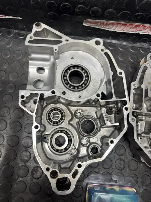 2017 kawasaki kx250f LEFT RIGHT ENGINE CRANKCASE CRANK CASES BLOCK CASE SET