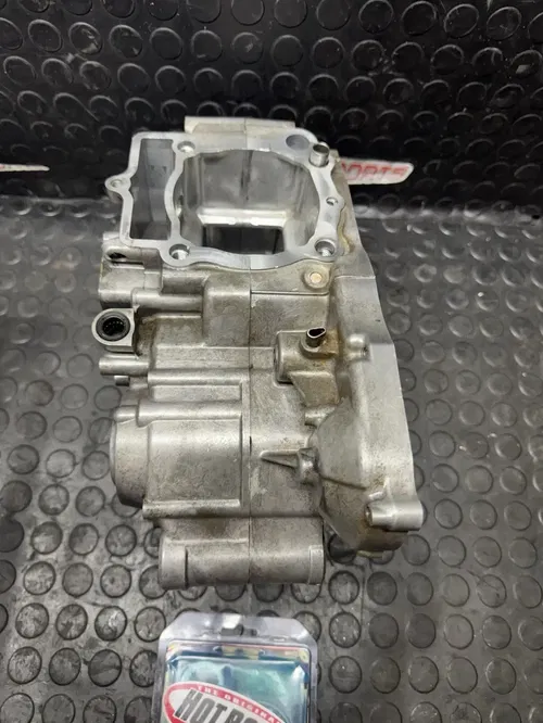 2017 kawasaki kx250f LEFT RIGHT ENGINE CRANKCASE CRANK CASES BLOCK CASE SET