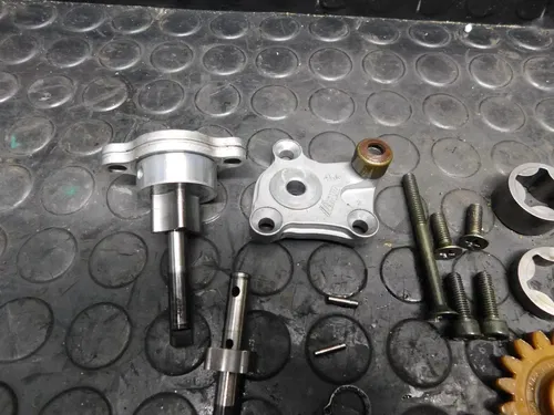 OEM 2006 2007 2008 Suzuki LTR450 Oil Pump Assy Pumps LTR 450 LT R450 Mikuni