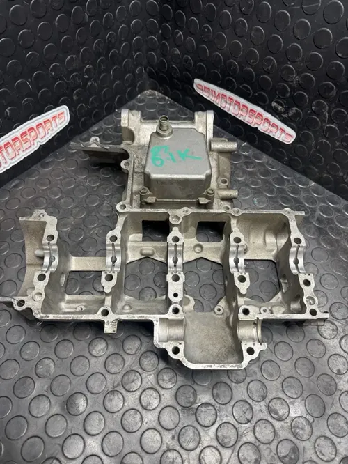 01 02 2001 2002 SUZUKI GSXR 1000 Gsxr1000 Lower ENGINE BOTTOM CRANK CASES MOTOR