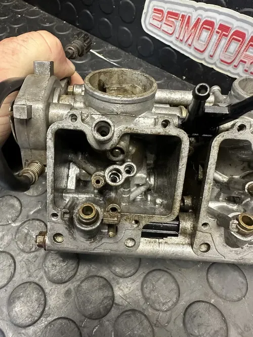 2006 Kawasaki KFX700 Kfx 700 Carburetors Carbs.        In Good Condition