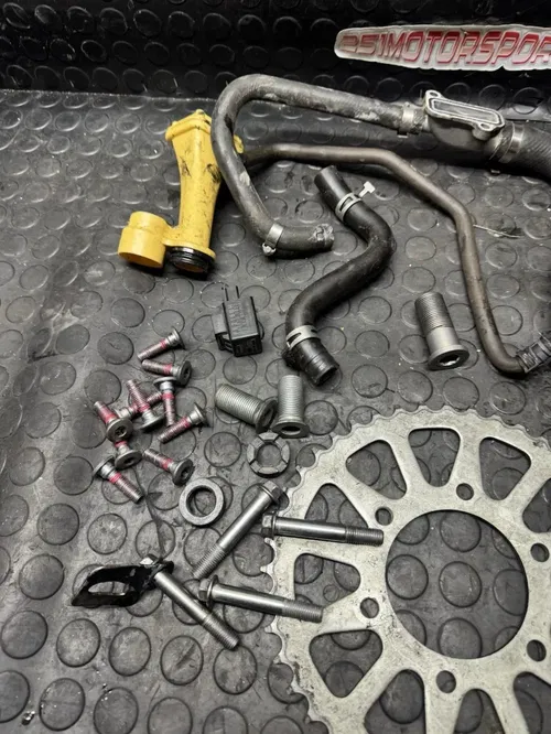 2020 19-22 KAWASAKI ZX6R ZX6 636 Misc Sprocket Hooded Bolts Pickup Engine Motor
