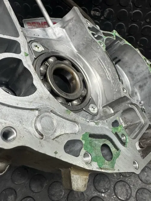 05-07 2005 CRF250R CRF250 OEM Right Engine Crankcase Crank Case Bottom End  Read