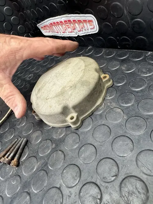 1990 KAWASAKI KDX 200 STATOR COVER 90 KDX200