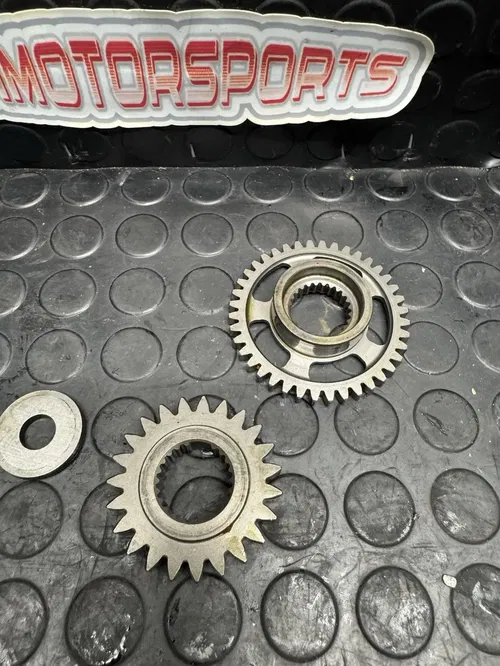 2004 HONDA CRF 450R IDLE & PRIMARY GEAR Bolt  Washer CRF450 450R