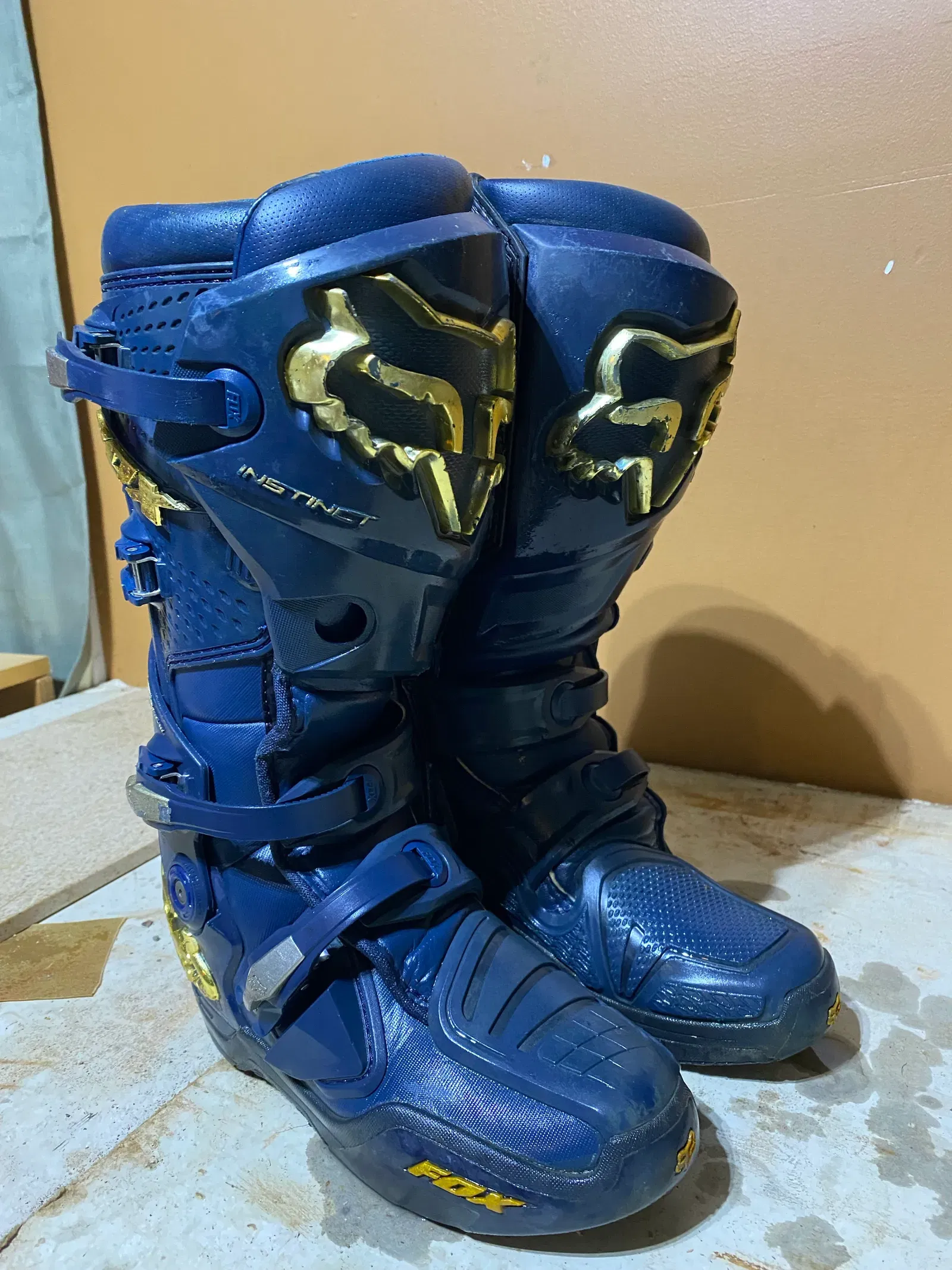 Blue fox boots hotsell