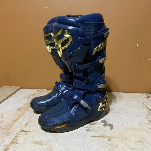 Gold/blue Fox Instinct Boots 