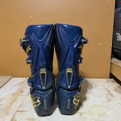 Gold/blue Fox Instinct Boots
