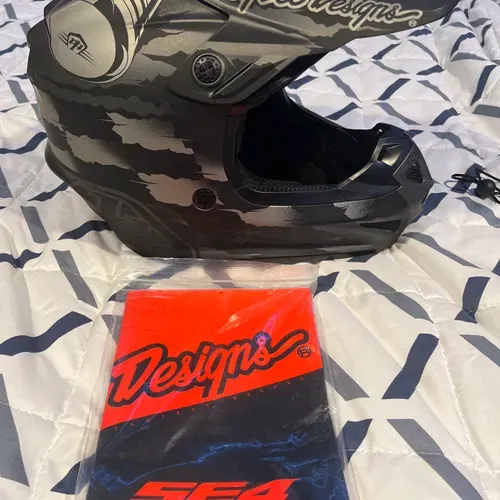 Troy Lee Designs 40th Anniversary - Size L Troy Lee Designs 40th Anniversary - Size L