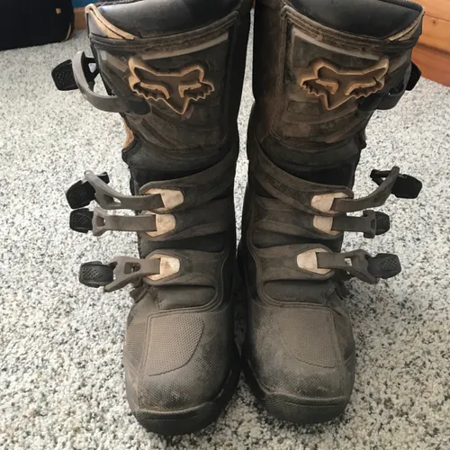 Youth Fox Racing Boots - Size 6