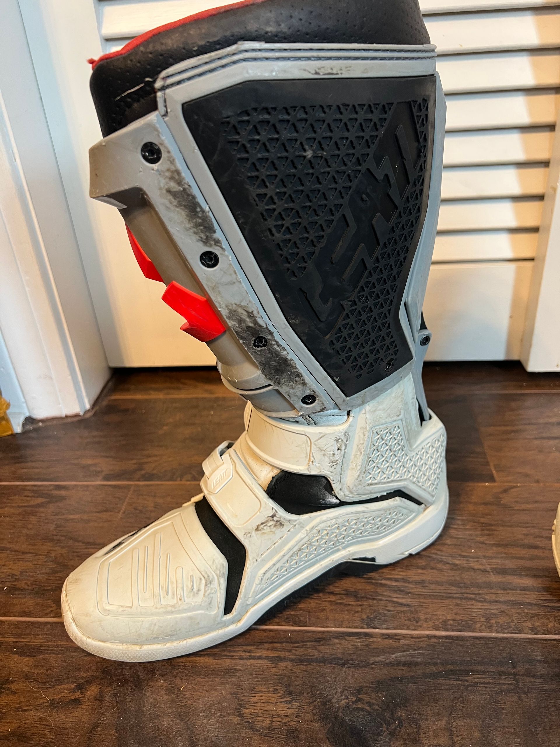 Leatt 5.5 FlexLock Boot - Size 10 