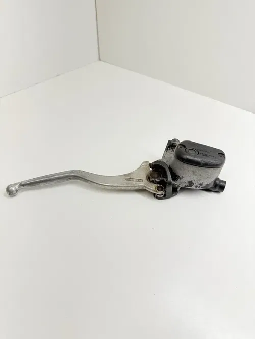 2003 POLARIS PREDATOR 500 FRONT BRAKE MASTER CYLINDER OEM 1910590