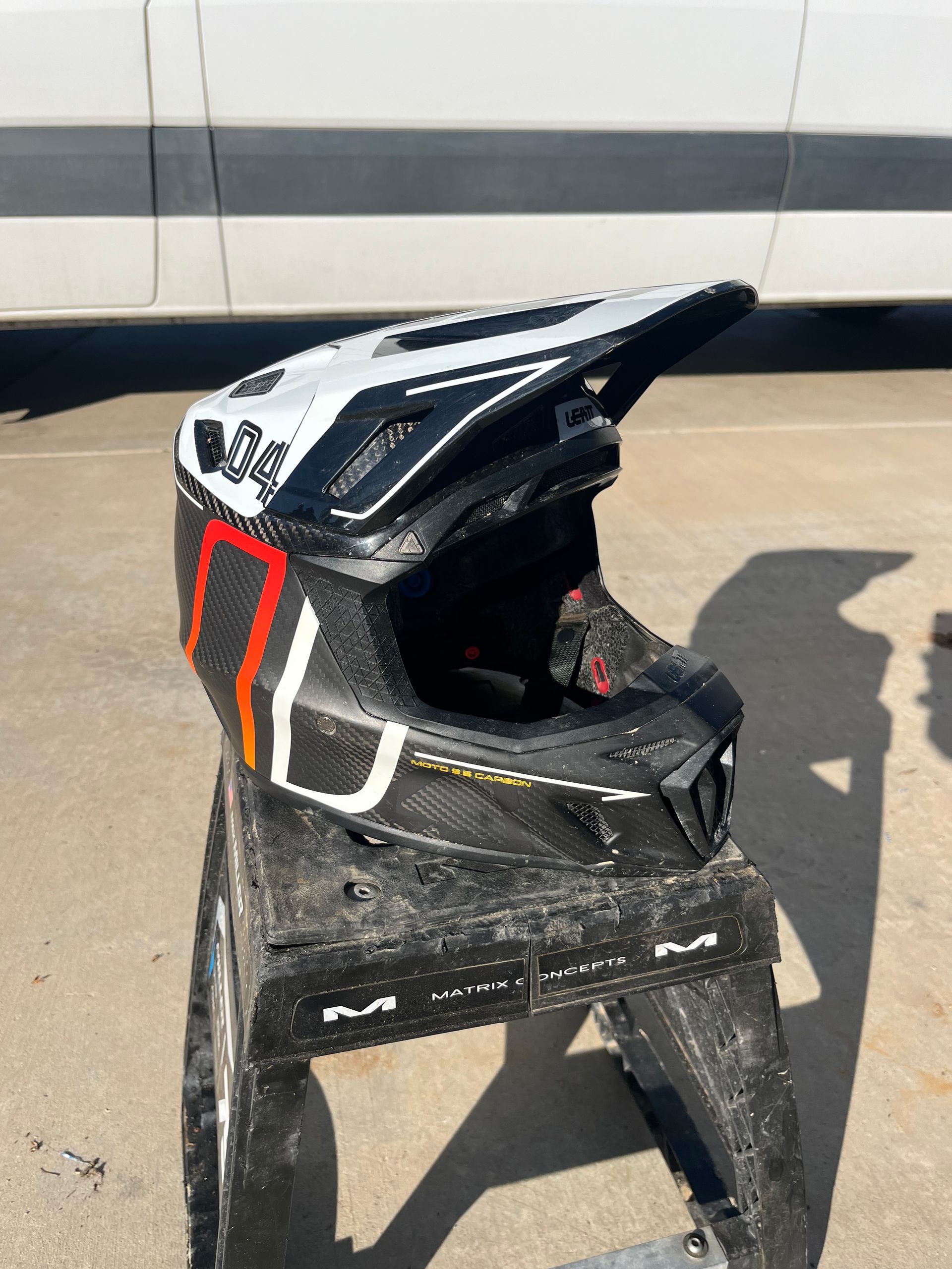 Leatt 8.5 Size Small