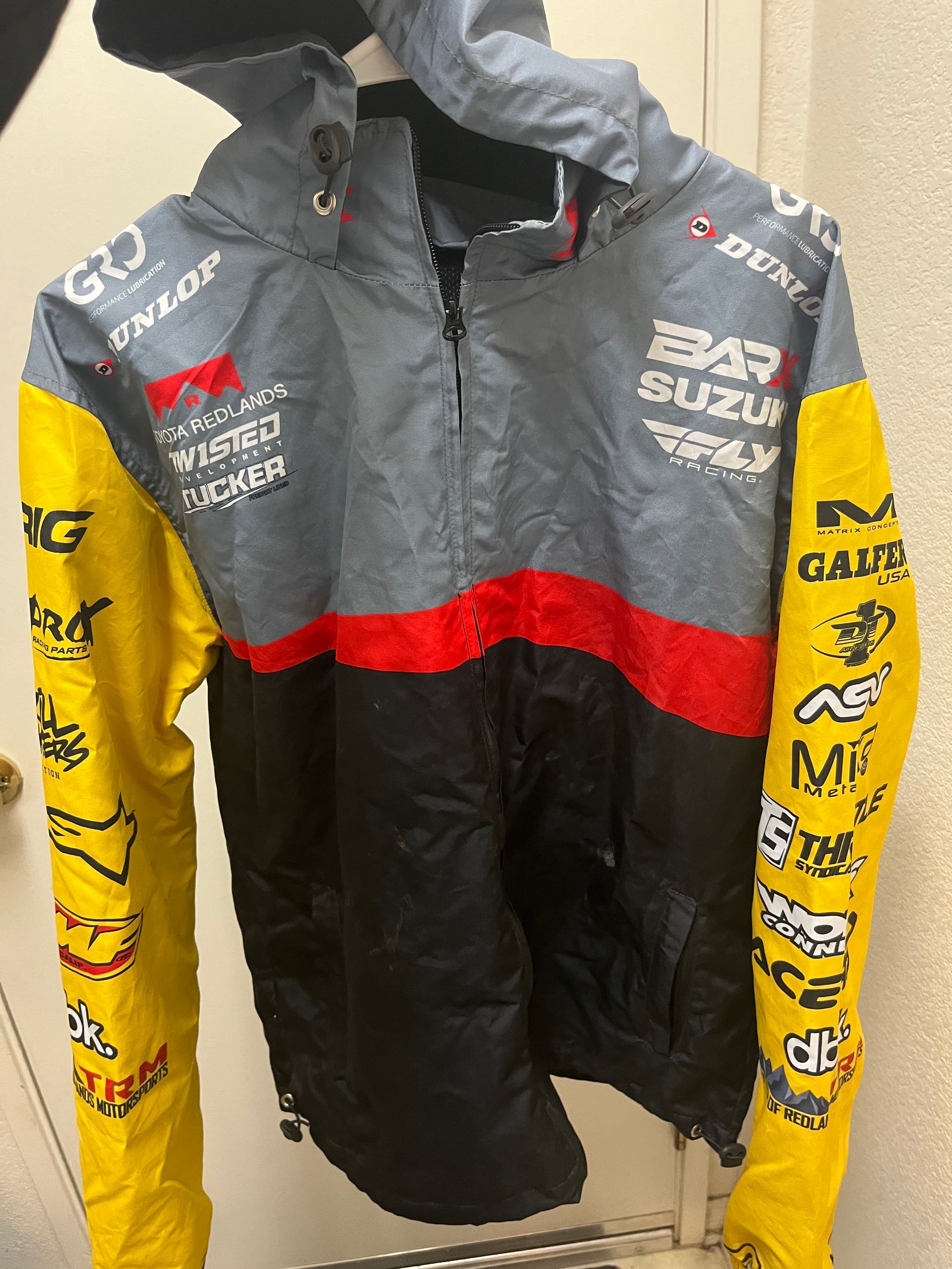 Bar x Suzuki Wind Breaker