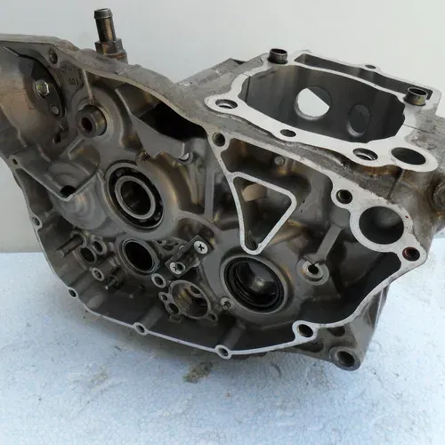 09 Kawasaki KX250F Engine Case Set Left Right