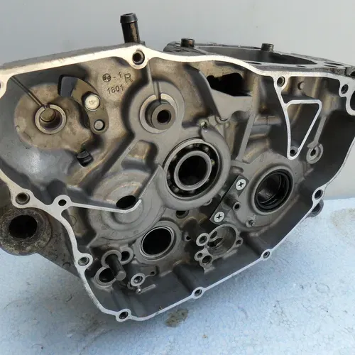 09 Kawasaki KX250F Engine Case Set Left Right