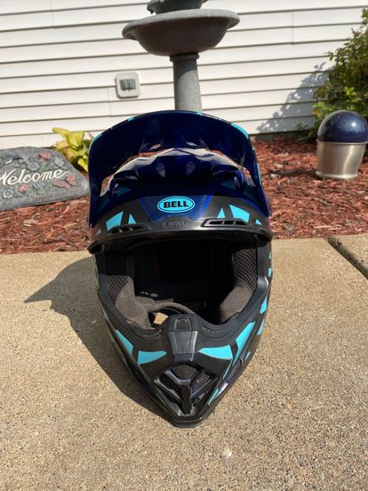 Bell Helmet Moto 9 MIPS - Size M