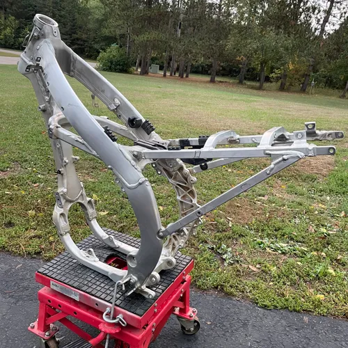 2021 YZ450F Frame and Subframe