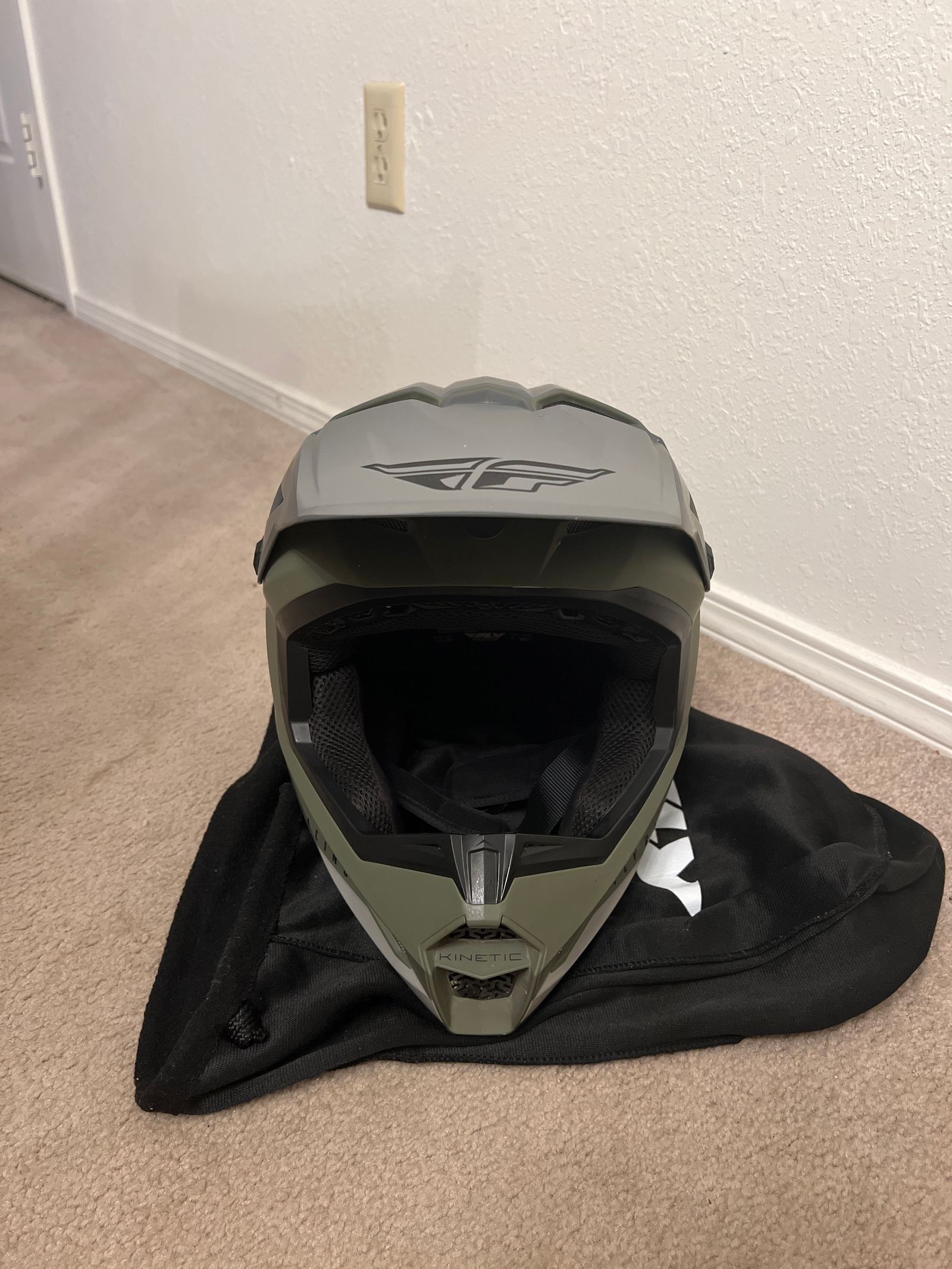Fly Racing Helmets - Size L