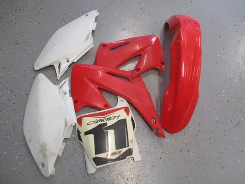 2004 HONDA CR 125 PLASTICS KIT SHROUD PLATES FENDERS, FITS 04, M203