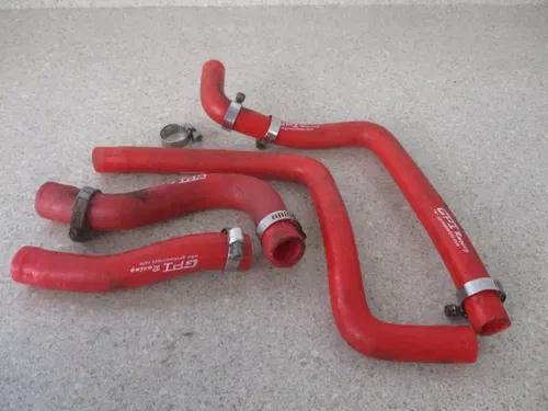 2004 HONDA CR 125 GPI RED RADIATOR COOLANT HOSES TUBES, M203