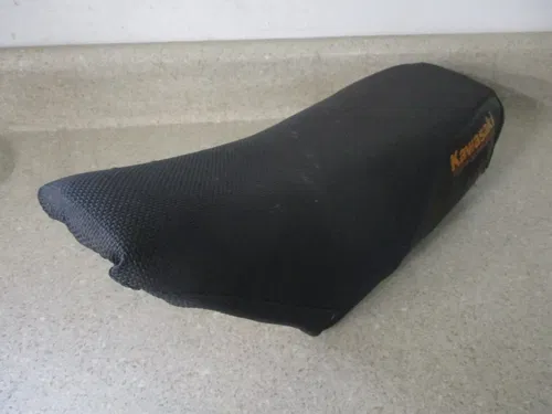 2007 KAWASAKI KLX 110 TALL SEAT W/ PRO CIRCUIT GRIPPER COVER, FITS 02-09, M229