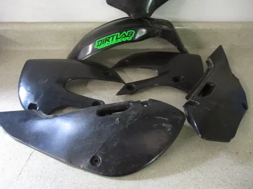 2007 KAWASAKI KLX 110 DRZ110 BLACK PLASTICS KIT SHROUDS PLATES FENDERS, M226