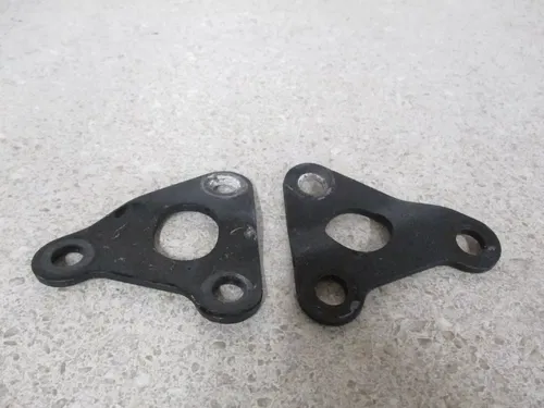 2007 SUZUKI DRZ 125L UPPER MOTOR MOUNT PLATE HANGERS SET, 41991-08G00, M151