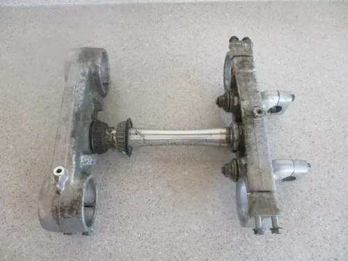 2003 HONDA CR125 OEM TRIPLE CLAMPS, TRIPLE TREES W/ MOUNTS, 53219-KZ4-J20, MX43
