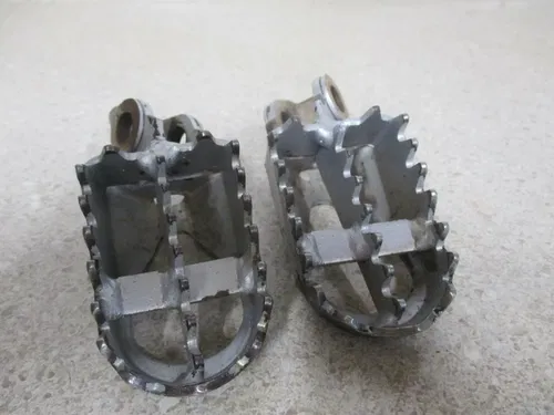 2007 KAWASAKI KX65 FOOTPEGS PEGS LEFT RIGHT W/ SPRINGS, FITS ALL, M119