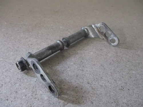 2014 KAWASAKI KLX 140 KLX140L FRONT UPPER MOTOR MOUNT BRACKET HANGER, M218