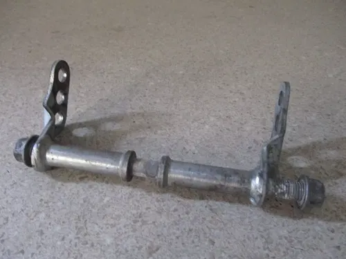 2014 KAWASAKI KLX 140 KLX140L FRONT UPPER MOTOR MOUNT BRACKET HANGER, M218