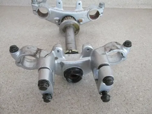 2007 YAMAHA TTR125LE OEM TRIPLE CLAMPS, TOP BOTTOM TRIPLE TREES W/ BEARING, MX60