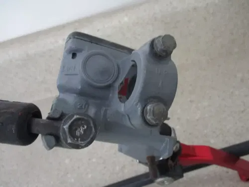 2003 SUZUKI RM 250 FRONT BRAKE ASSEMBLY CALIPER MASTER CYLINDER PARTS ONLY, M176