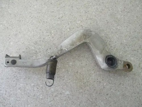 2003 SUZUKI RM 100 REAR BRAKE PEDAL ARM LEVER W/ SPRING, K1323-61353, MX6