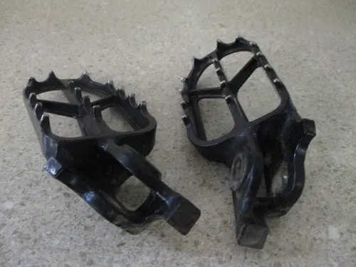 2020 HONDA CRF 250R FOOTPEGS PEGS SET GENUINE, MSC