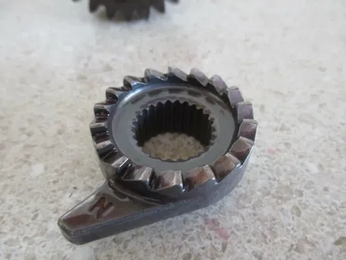 2001 HONDA CR250 KICKSTART GEAR SHAFT, KICK STARTER SPINDLE, 28251-KZ3-690, MX44