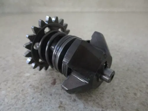 2004 YAMAHA YZ 125 POWERVALVE GOVERNOR ACTUATOR GEAR, FITS 82-25, M230