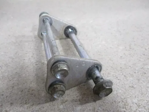 2016 KAWASAKI KX 450 FRONT LOWER MOTOR MOUNTS HANGERS BOLTS, 32190-0698, M155